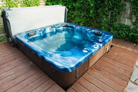 Pool Side & Hot Tub Decks: Do I Actually Need Them? Thumbnail