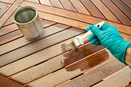 Deck Staining Thumbnail