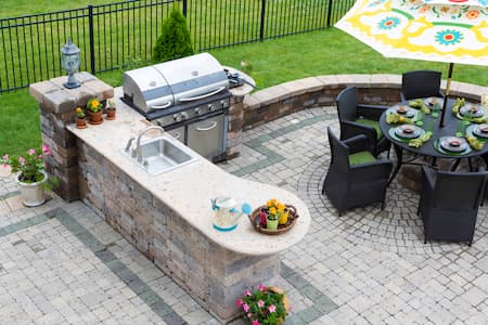 Outdoor Kitchens Thumbnail